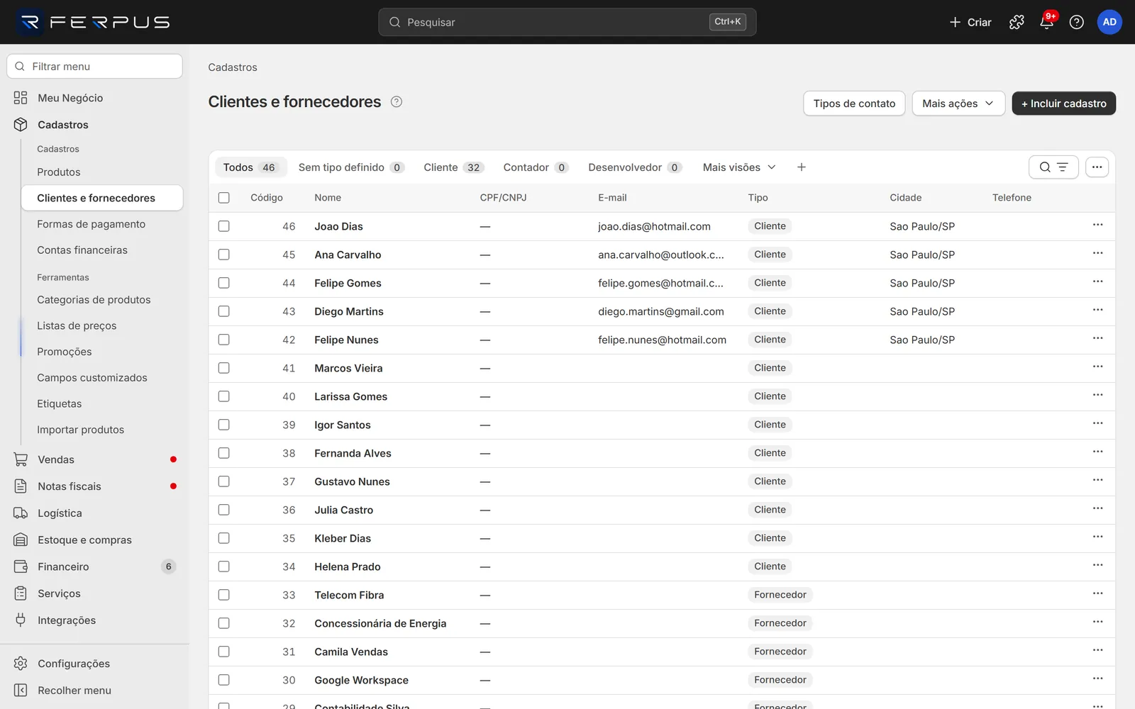 Lista de clientes e fornecedores com as abas por tipo de contato